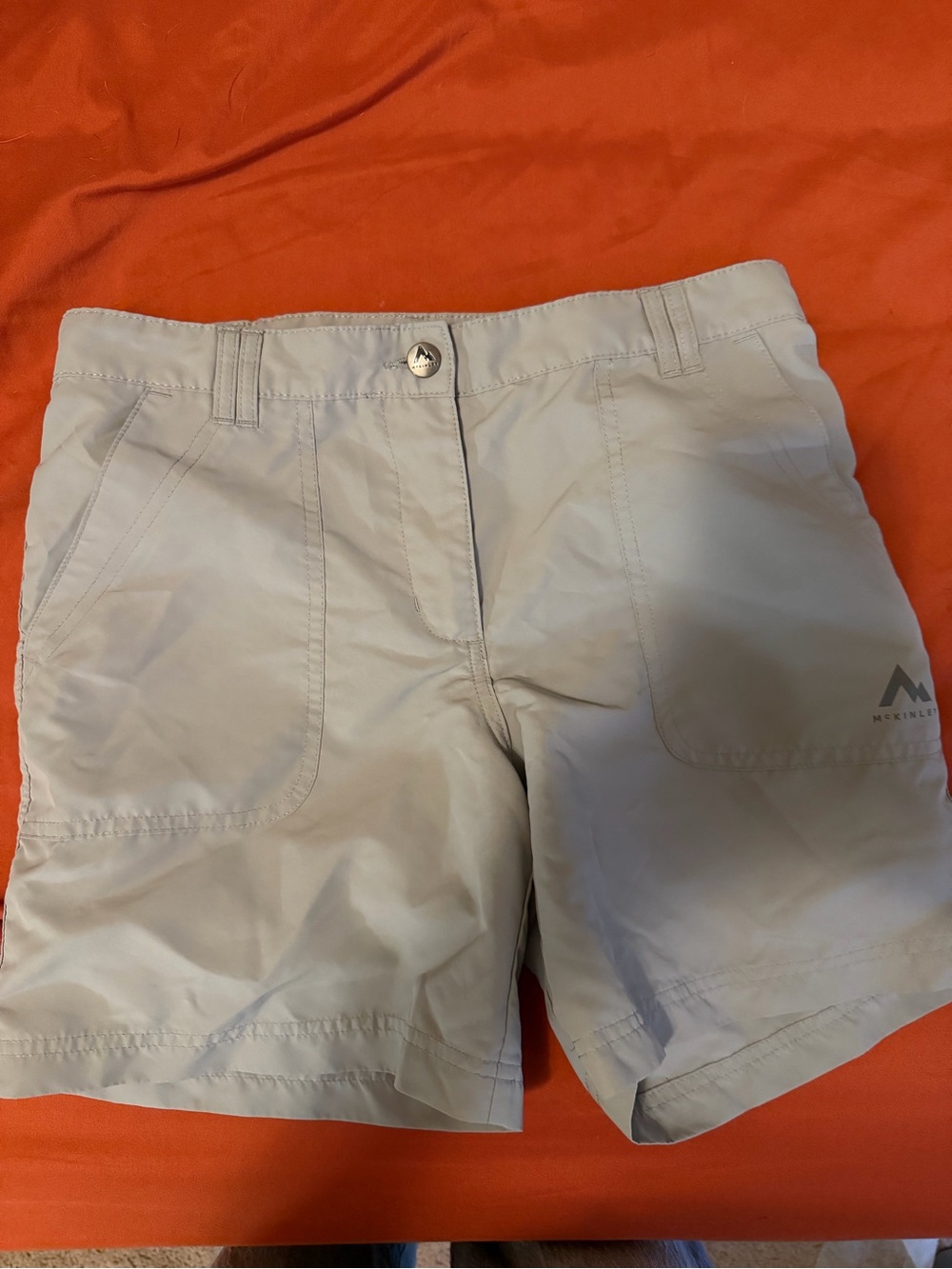 Women’s Outdoor Bermuda Shorts in Light Gray